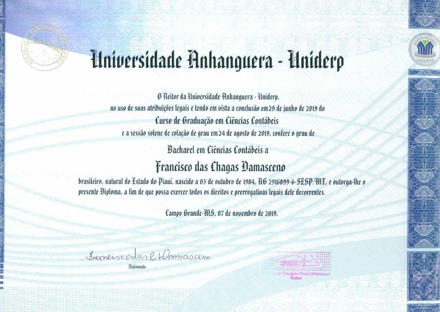 Bacharel em Ciências Contábeis